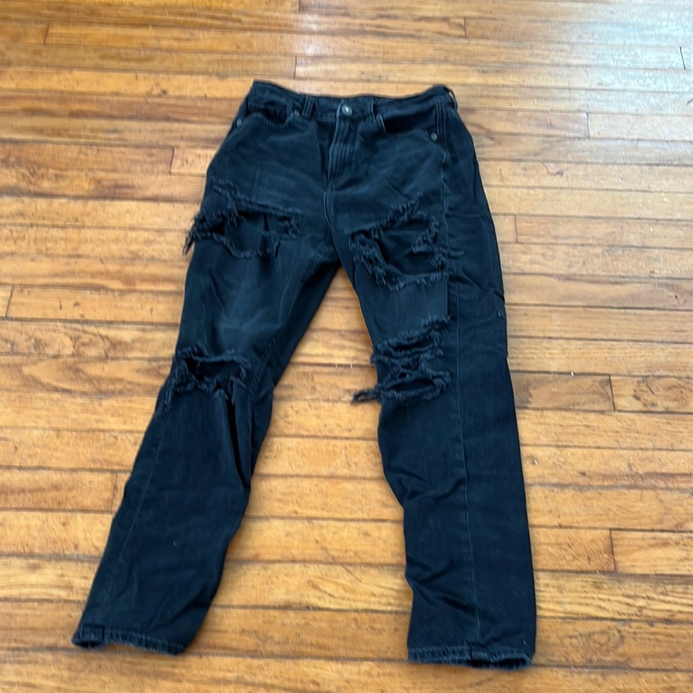 Size 4 American eagle ripped jeans